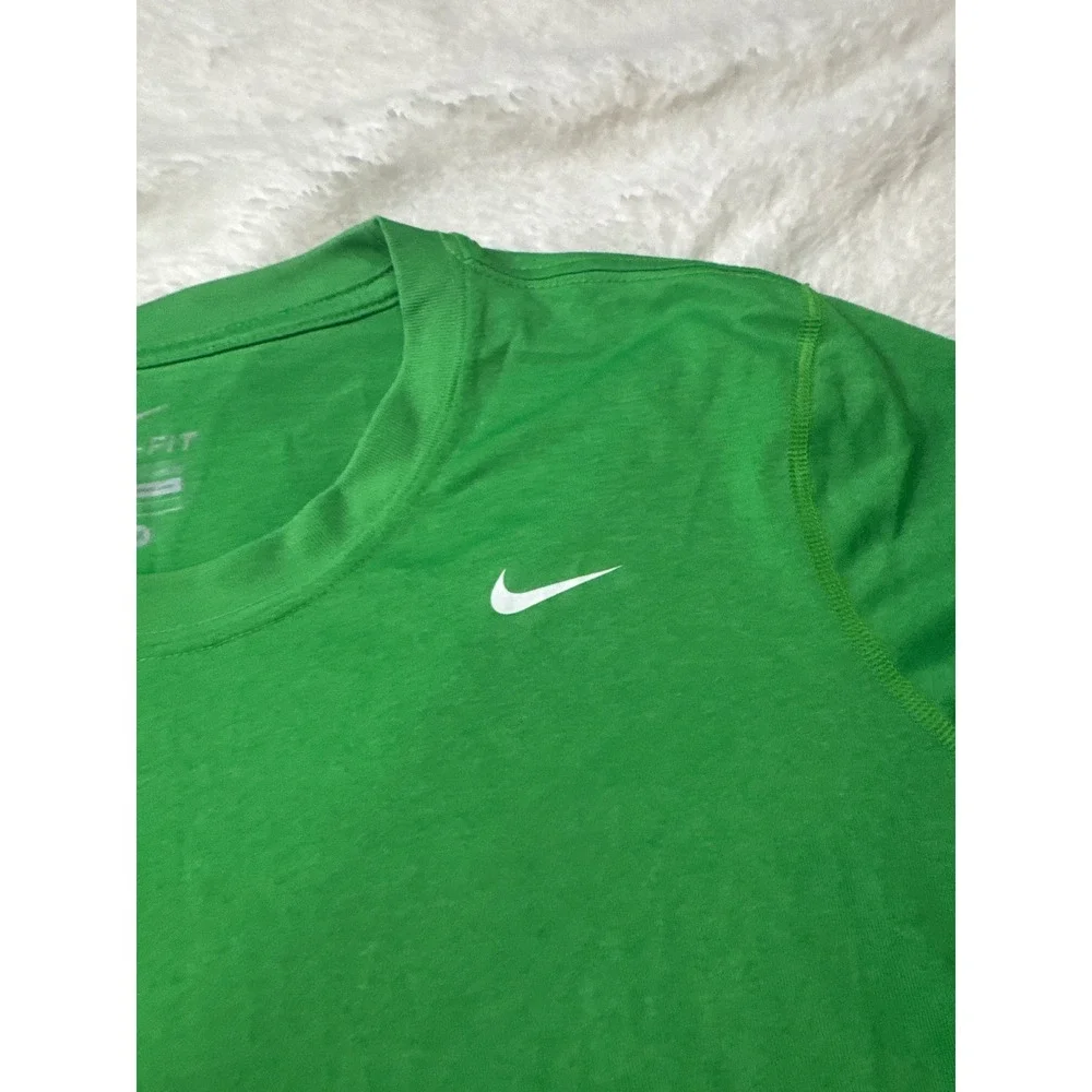 Nike T-Shirt Womens Medium Green Excellent Dri-FIT Short Sleeve Swoosh Logo